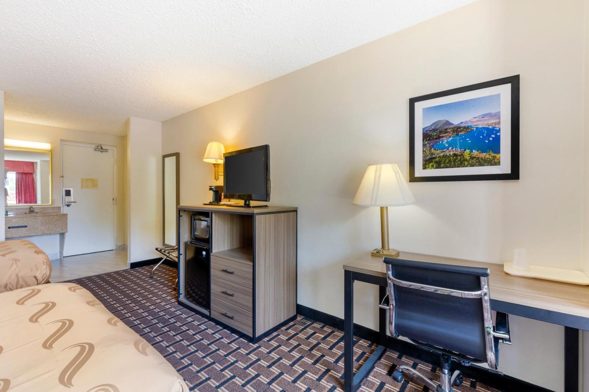 Inn Quality Near Cedar Point - Huron, Sandusky Oh Huron
